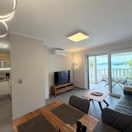 Apartment Two Bedroom Sea View *