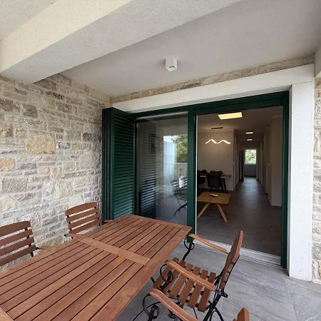 Two Bedroom Sea View Mrljane
